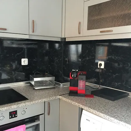 Holidays 公寓 桑丹斯基